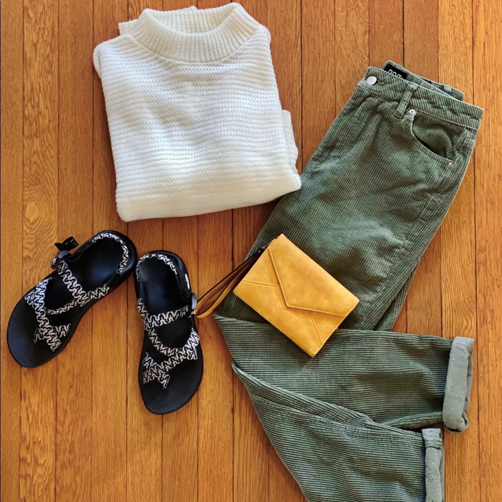 Olive Corduroy High-Rise Mom Pant Urban Outfitters